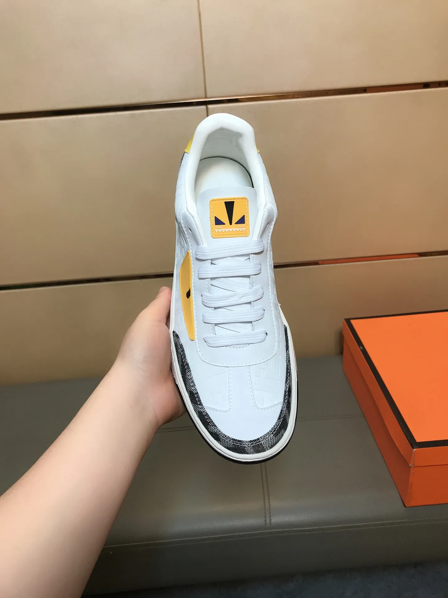 Ex-factory price 400 👟👟💎Fendi [Fendi] men's new high-top casual shoes are on the market 🔥The shoe body is made of brand-specific embossed leather, sheepskin lining, breathable and does not cover the feet! Fashionable casual shoes 🙈Non-slip and wear-resistant outsole👣 Standard size 38-44